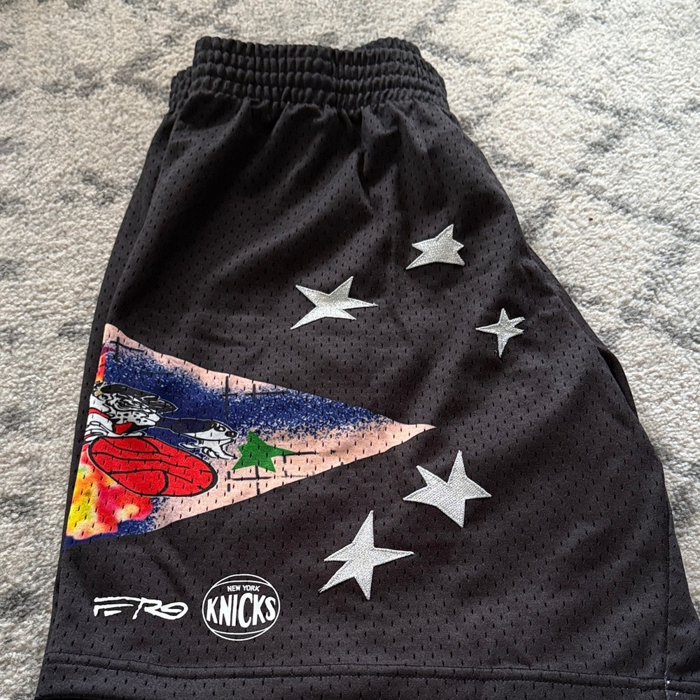 Mitchell & Ness A$AP Ferg X NY Knicks Swingman Shorts - Picture 5 of 5